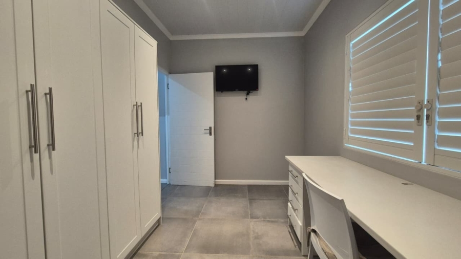 4 Bedroom Property for Sale in Myburgh Park Western Cape